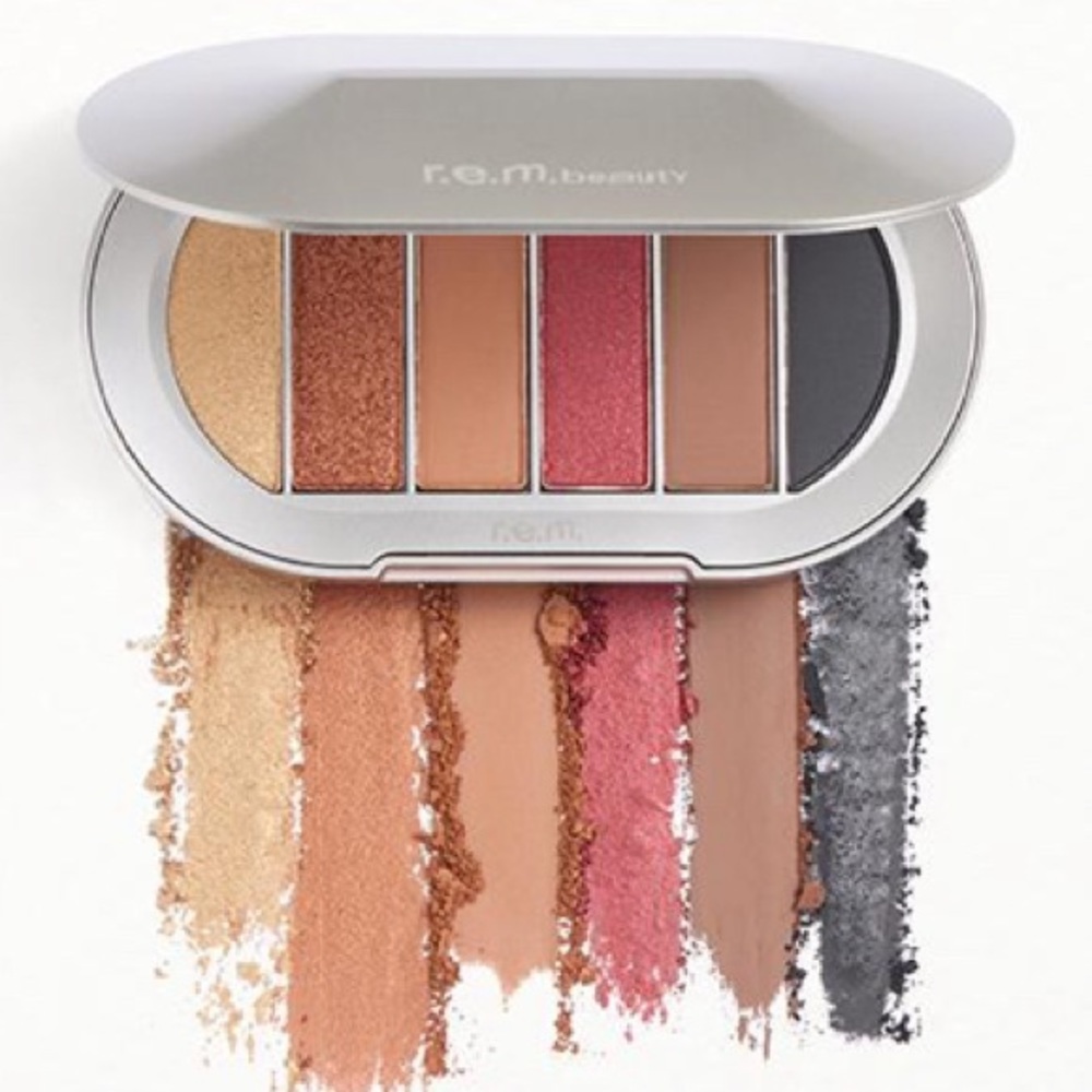 NWT R.E.M. beauty eyeshadow palette in midnight shadows